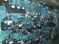 大昌五金交電連鎖-廣東番禺市橋捷進(jìn)中路來福園16號(hào)-五金工具、電工器材、照明燈具、裝飾五金、水曖器材、包裝材料、油化工、消防勞保-產(chǎn)品展廳